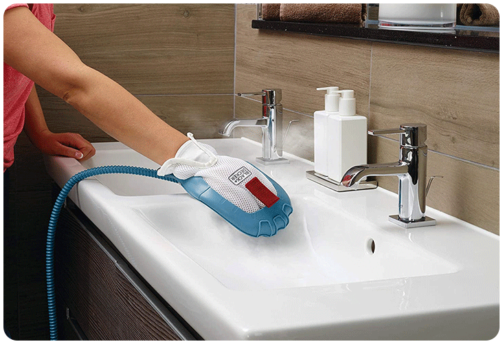 Nettoyage d'un lavabo avec le gant Steamitt