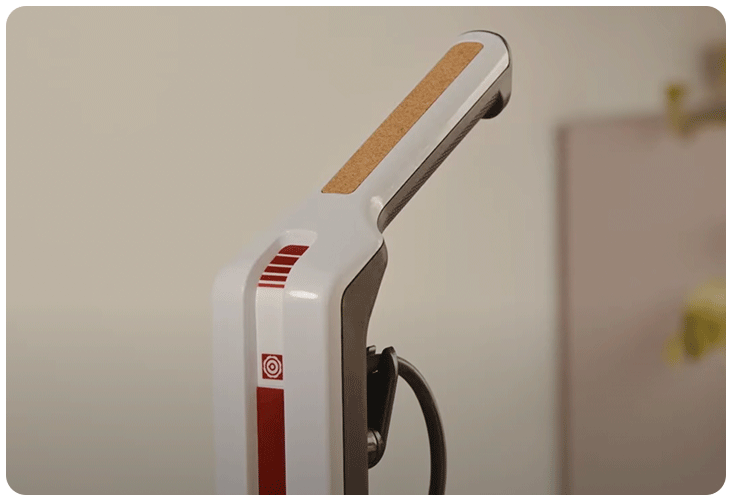 Le Polti Vaporetto SV650 dispose d'une poignée en liège très ergonomique