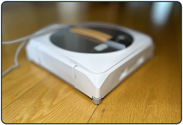 Le Winbot W1 Pro s'inspire fortement des autres robots lave vitres d'Ecovacs