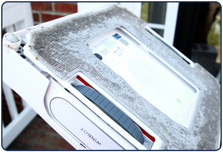 Chiffon de nettoyage sale du Ecovacs Winbot W2 OMNI